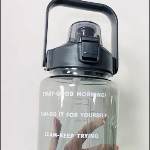 Water bottles (not glass) - Picture 3 of 8